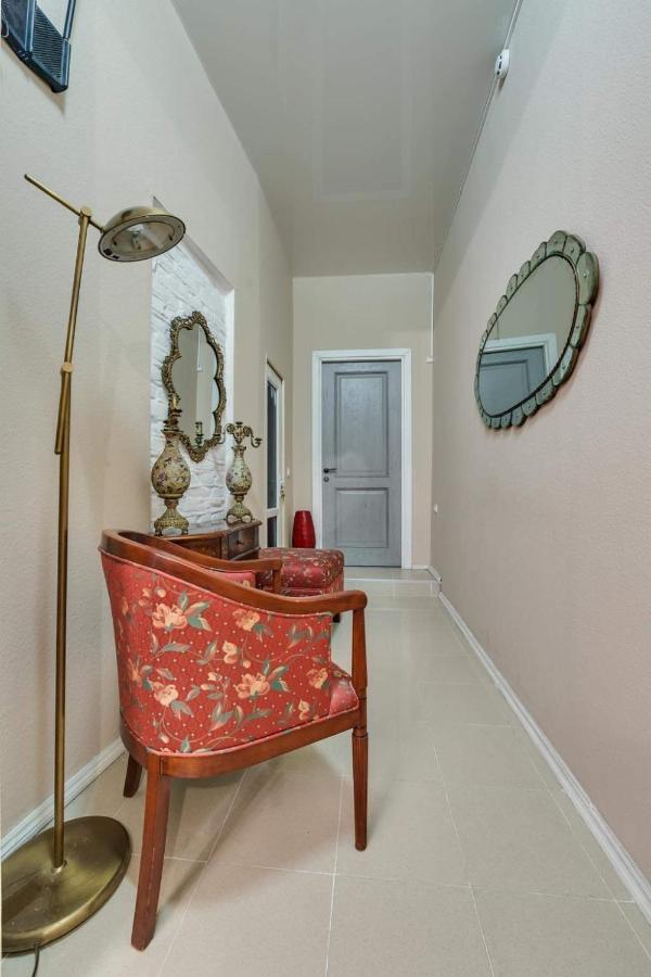 House 52 Boutique Hotel Тбилиси Экстерьер фото