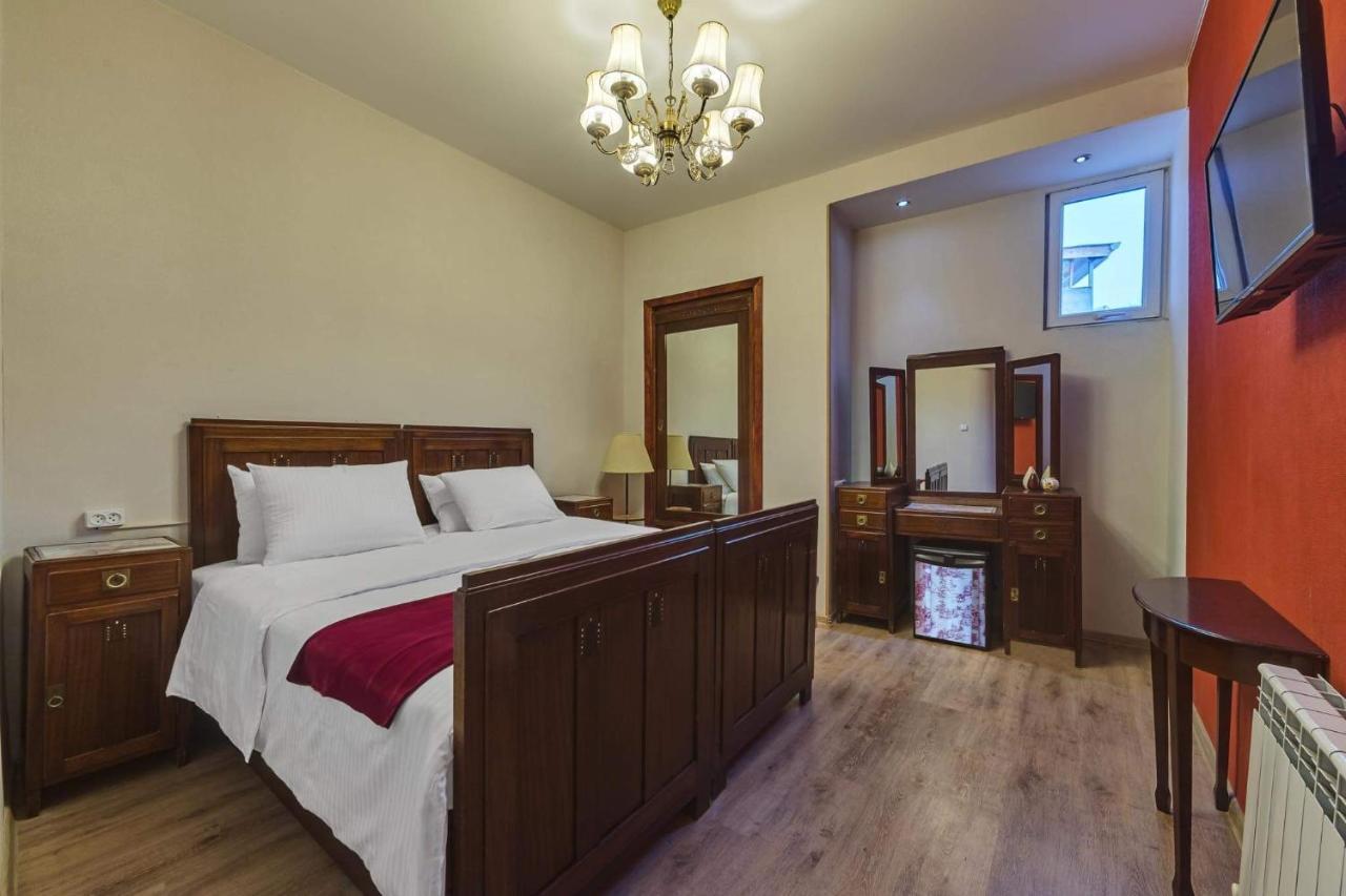 House 52 Boutique Hotel Тбилиси Экстерьер фото